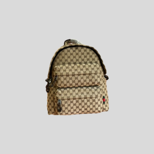 구찌 로고가 적용된 미디엄 백팩