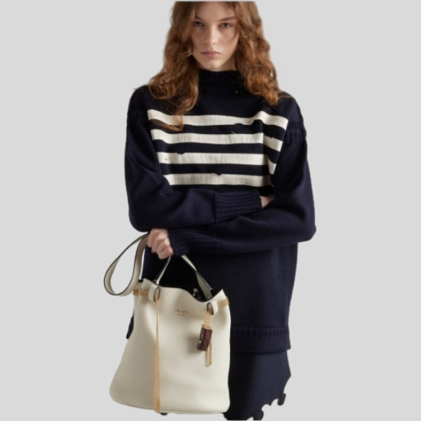 프라다 2025 버클 버킷백