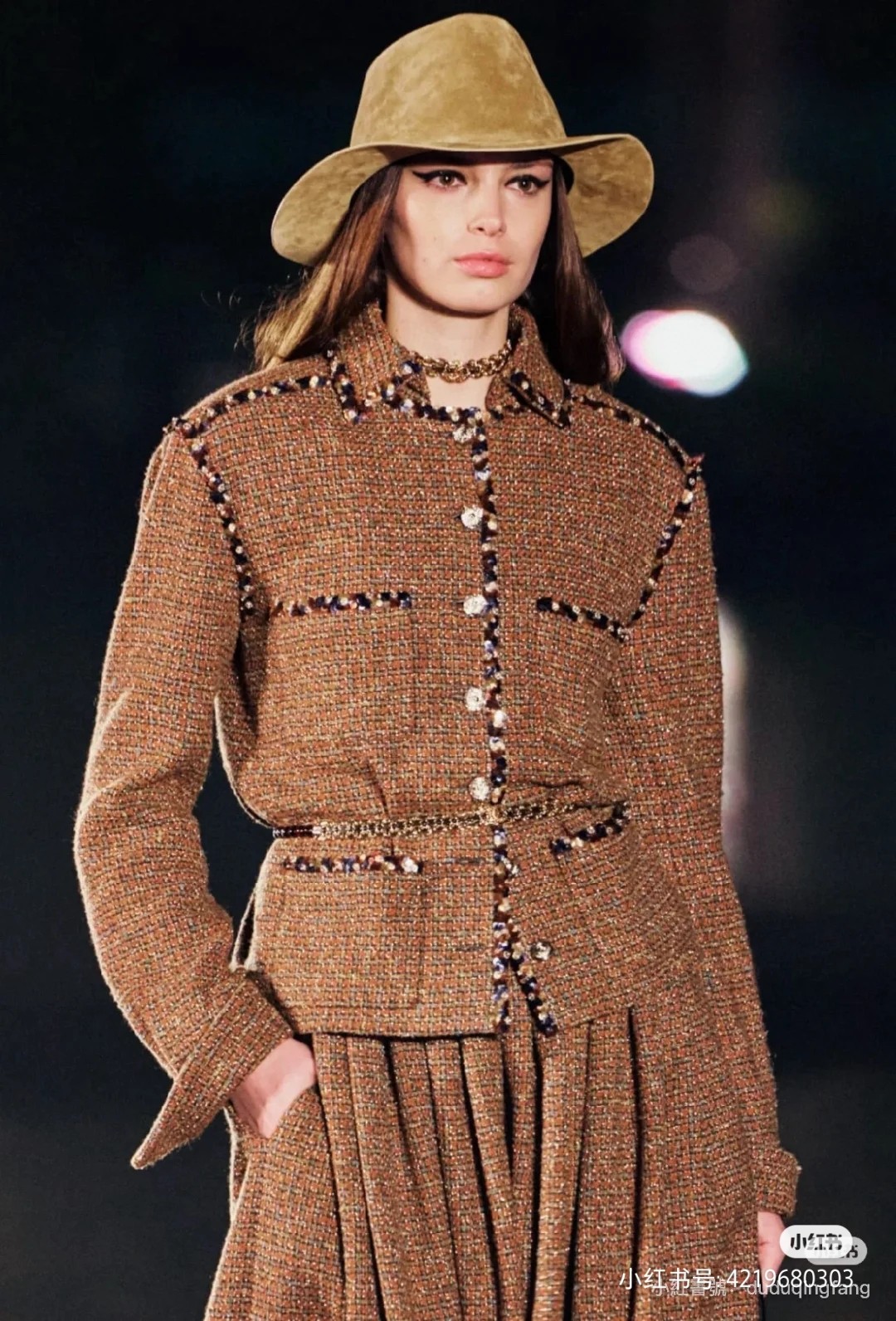 샤넬 25ss 라펠 자켓