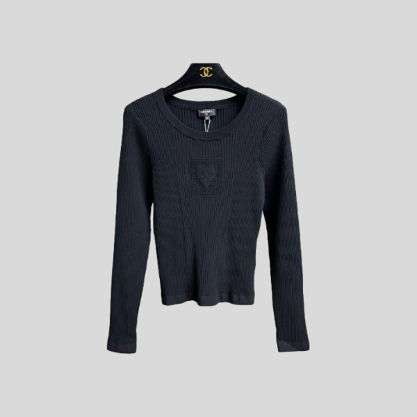 샤넬 하트 스웨터