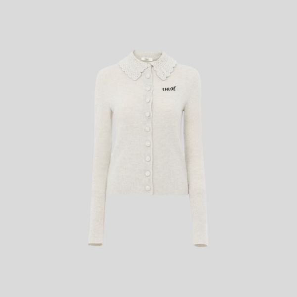 끌로에 울 니트 피티드 로고 가디건