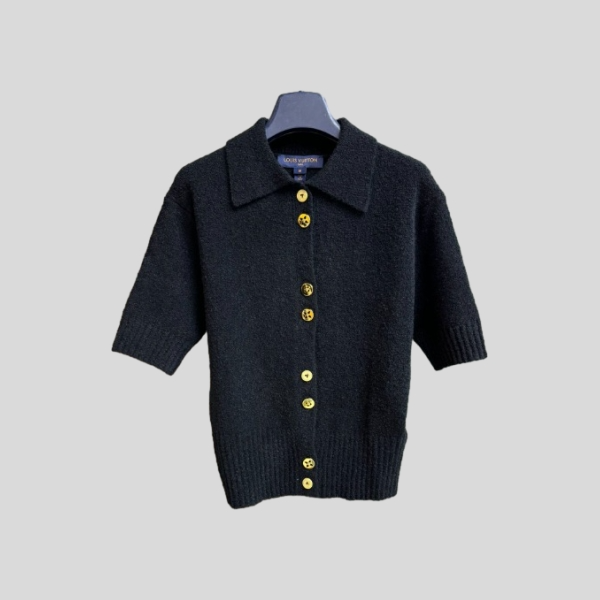 루이비통 모노그램 버튼 니트 톱