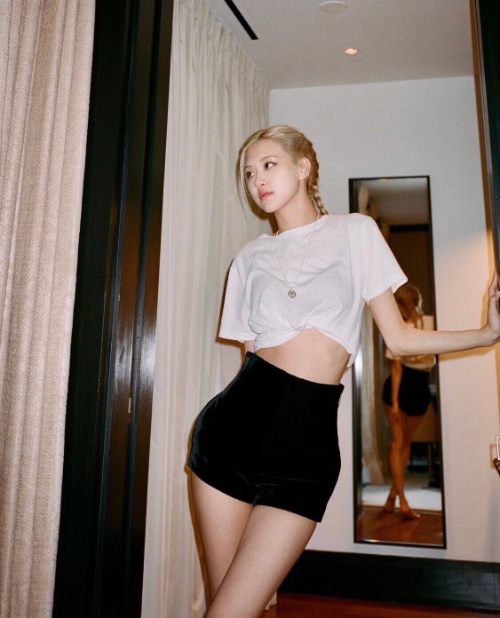 생로랑 하이웨이스트 벨벳 쇼츠